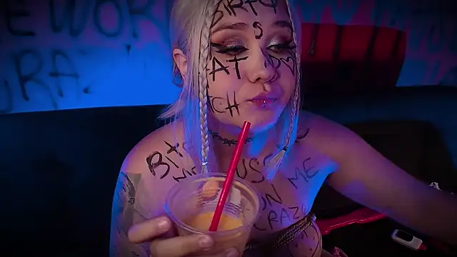 Laura takint online show from 8, 2, 2025