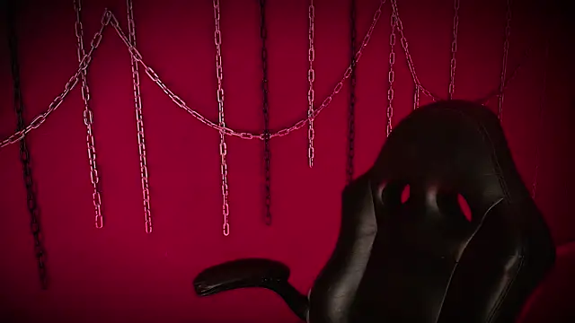 Laura takint online show from 4, 3, 2025