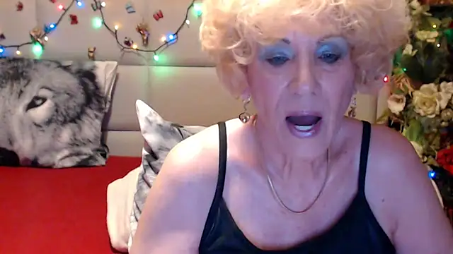 Snapshot of HappyWomanOn chatting on 29, 5, 2026 HappyWomanOn online show from 29, 5, 2026