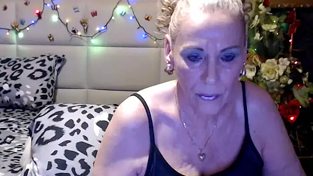 Snapshot of HappyWomanOn chatting on 21, 7, 2026 HappyWomanOn online show from 21, 7, 2026