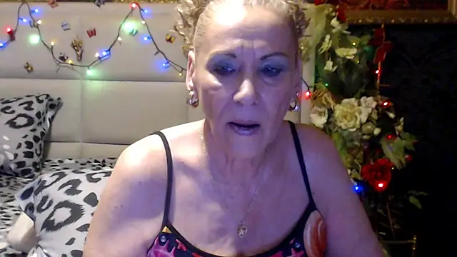 Snapshot of HappyWomanOn chatting on 22, 7, 2026 HappyWomanOn online show from 22, 7, 2026