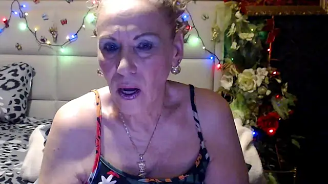 Snapshot of HappyWomanOn chatting on 23, 7, 2026 HappyWomanOn online show from 23, 7, 2026