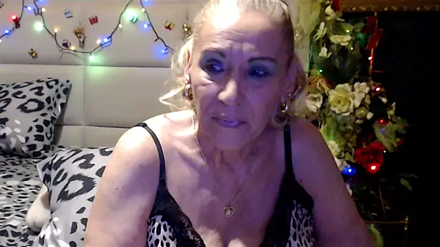 Snapshot of HappyWomanOn chatting on 26, 7, 2026 HappyWomanOn online show from 26, 7, 2026