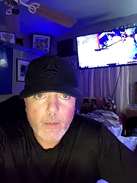 Snapshot of Hotredheadandtoungelasher chatting on 15, 5, 2026 Hotredheadandtoungelasher online show from 15, 5, 2026