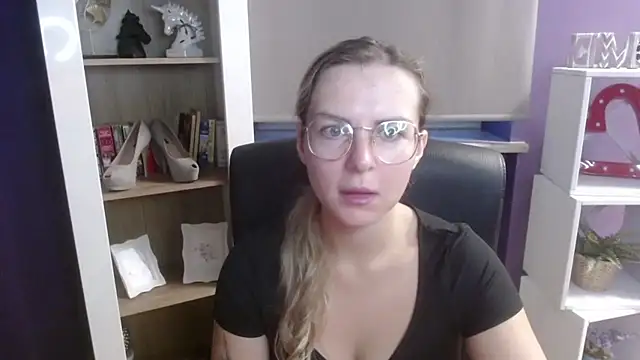 Snapshot of Zoey_Erotic chatting on 15, 9, 2025 Zoey Erotic online show from 15, 9, 2025