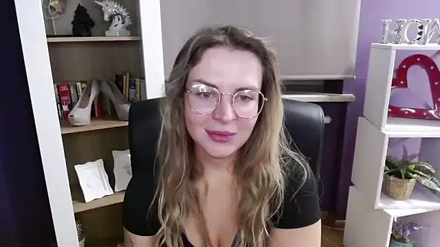 Snapshot of Zoey_Erotic chatting on 13, 10, 2025 Zoey Erotic online show from 13, 10, 2025