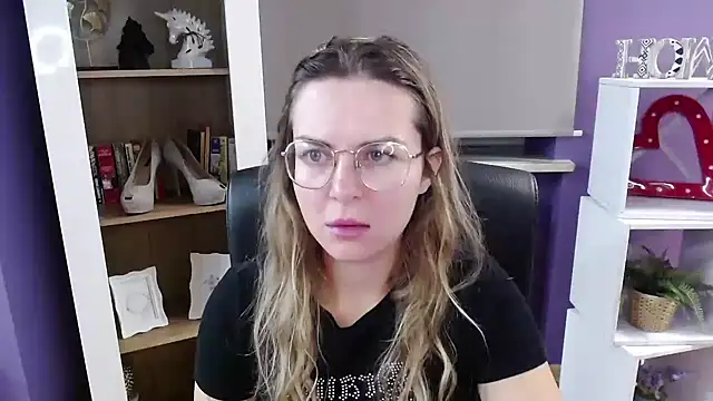 Snapshot of Zoey_Erotic chatting on 16, 10, 2025 Zoey Erotic online show from 16, 10, 2025