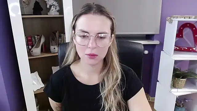 Snapshot of Zoey_Erotic chatting on 21, 10, 2025 Zoey Erotic online show from 21, 10, 2025