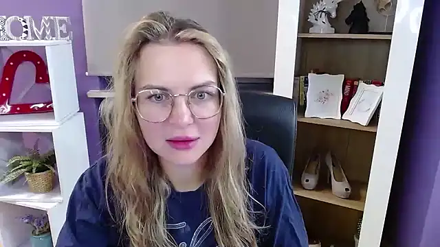 Zoey Erotic online show from 29, 10, 2025