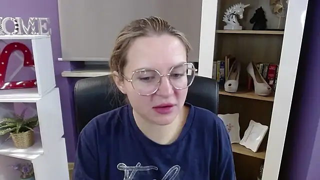 Zoey Erotic online show from 18, 11, 2025