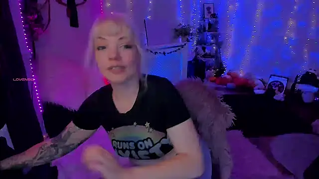 AliceW0lf online show from 25, 11, 2025