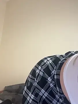 Ema X Love online show from 15, 3, 2026