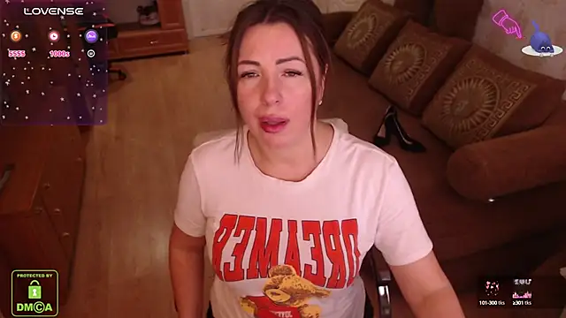 LauraClarck online show from 10, 2, 2025