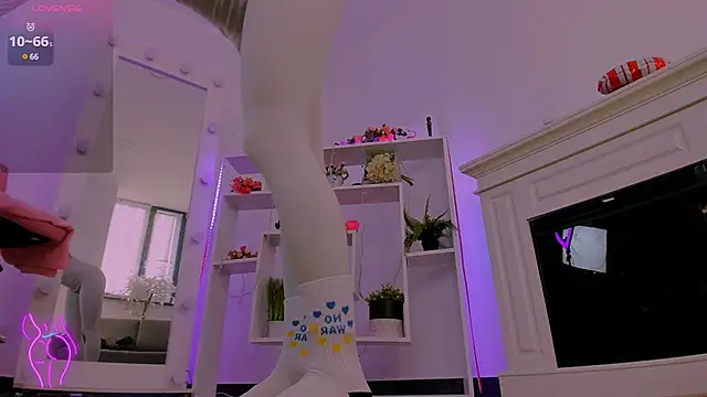 Snapshot of Alice_in_the__Wonderland chatting on 11, 2, 2025 Alice in the Wonderland online show from 11, 2, 2025