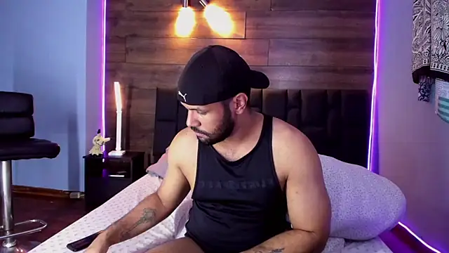 Snapshot of anthonylatynxd chatting on 8, 2, 2025 anthonylatynxd online show from 8, 2, 2025