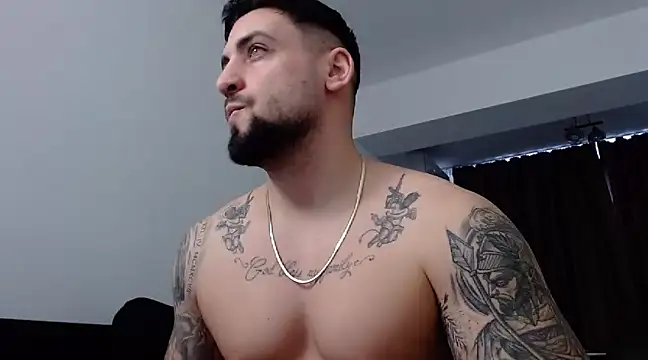 Snapshot of _DylanGreen chatting on 18, 2, 2025 DylanGreen online show from 18, 2, 2025