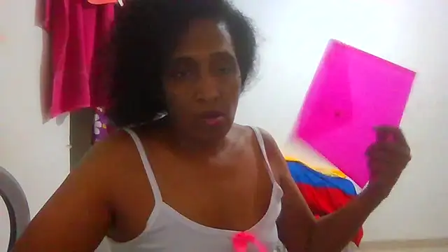 Snapshot of Aishamara chatting on 3, 10, 2025 Aishamara online show from 3, 10, 2025