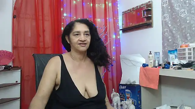 Snapshot of heyline_milf chatting on 30, 5, 2026 heyline milf online show from 30, 5, 2026
