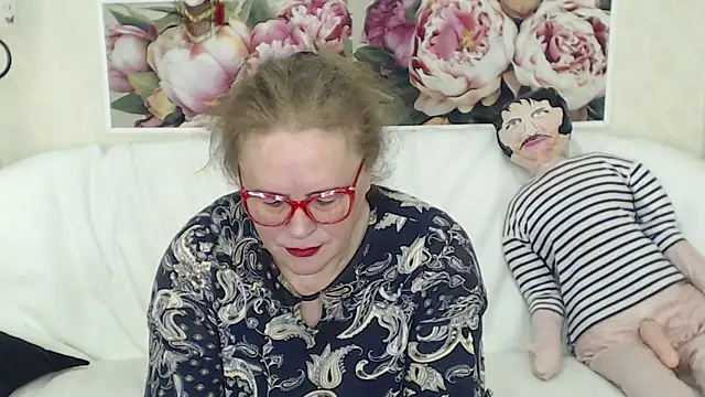 FlaviaSquirts online show from 6, 11, 2025