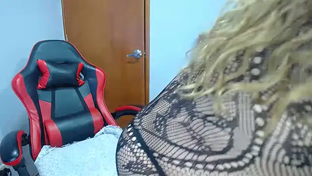 Snapshot of Ursulawhite69 chatting on 24, 5, 2026 Ursulawhite69 online show from 24, 5, 2026