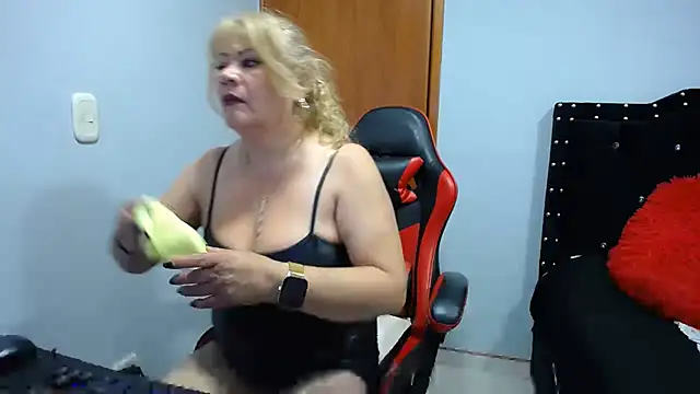 Snapshot of Ursulawhite69 chatting on 21, 6, 2026 Ursulawhite69 online show from 21, 6, 2026