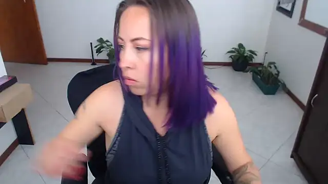 Snapshot of charlottezoe15 chatting on 6, 7, 2026 charlottezoe15 online show from 6, 7, 2026