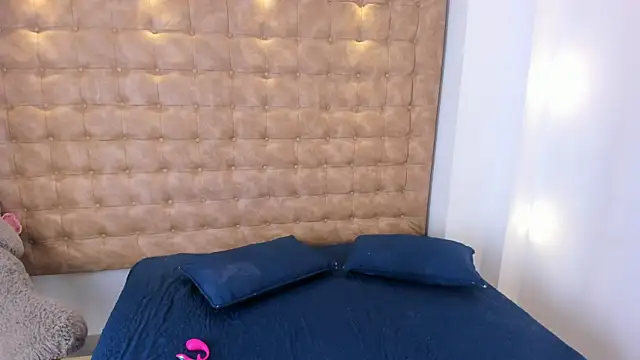 violet giraldo online show from 16, 7, 2026