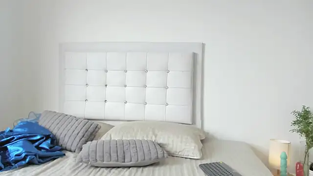 Sofia Blosom online show from 6, 11, 2025