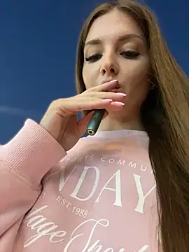 KrisMagnoly online show from 8, 9, 2025