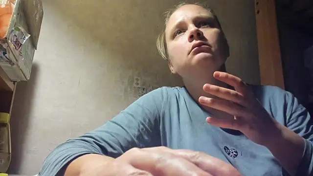 Snapshot of FrumCake chatting on 11, 3, 2025 FrumCake online show from 11, 3, 2025