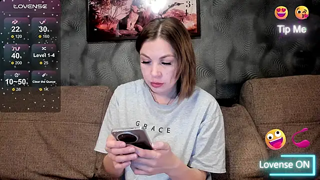 CassieMils online show from 6, 5, 2026