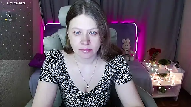 alekasamui online show from 13, 3, 2025