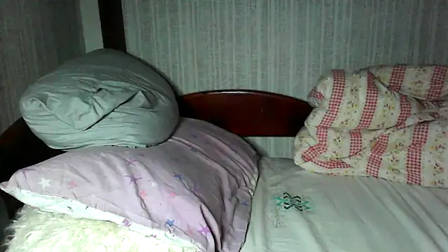 Alma Evelynne online show from 2, 12, 2025