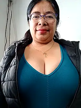 Snapshot of __valentina18 chatting on 5, 3, 2025   valentina18 online show from 5, 3, 2025
