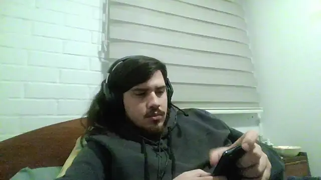 Snapshot of hung_weeb chatting on 23, 4, 2026 hung weeb online show from 23, 4, 2026