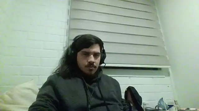 Snapshot of hung_weeb chatting on 25, 4, 2026 hung weeb online show from 25, 4, 2026