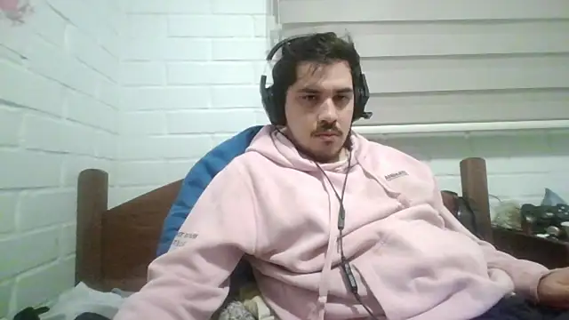 Snapshot of hung_weeb chatting on 2, 5, 2026 hung weeb online show from 2, 5, 2026