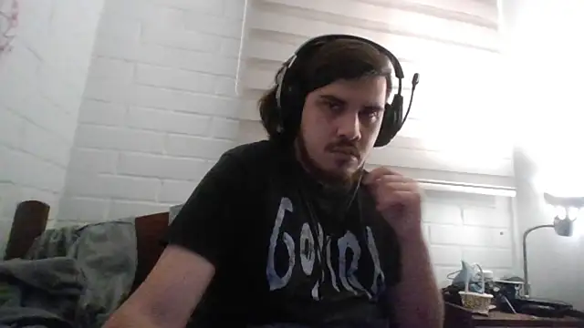 Snapshot of hung_weeb chatting on 7, 6, 2026 hung weeb online show from 7, 6, 2026