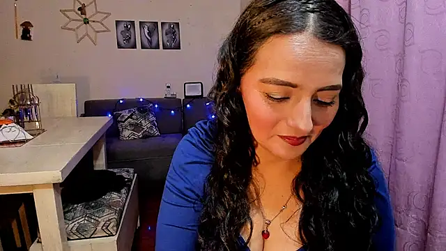 emma luxy online show from 23, 4, 2026