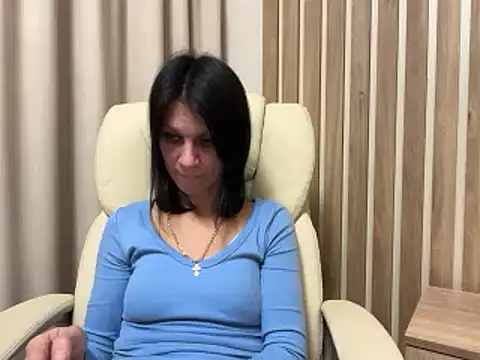 Snapshot of InjaAtHome chatting on 5, 10, 2025 InjaAtHome online show from 5, 10, 2025