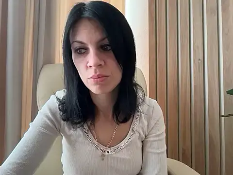 Snapshot of InjaAtHome chatting on 28, 10, 2025 InjaAtHome online show from 28, 10, 2025