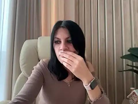 Snapshot of InjaAtHome chatting on 5, 11, 2025 InjaAtHome online show from 5, 11, 2025