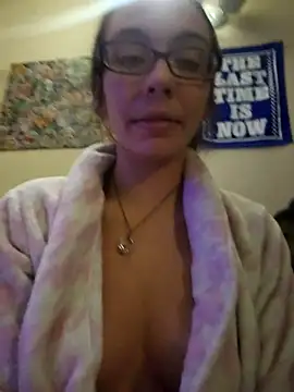 Snapshot of ashleybelle815 chatting on 12, 11, 2025 ashleybelle815 online show from 12, 11, 2025