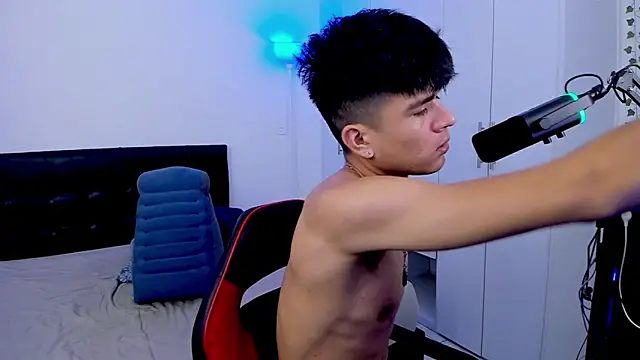 Snapshot of Eiden_allenx chatting on 28, 1, 2025 Eiden allenx online show from 28, 1, 2025