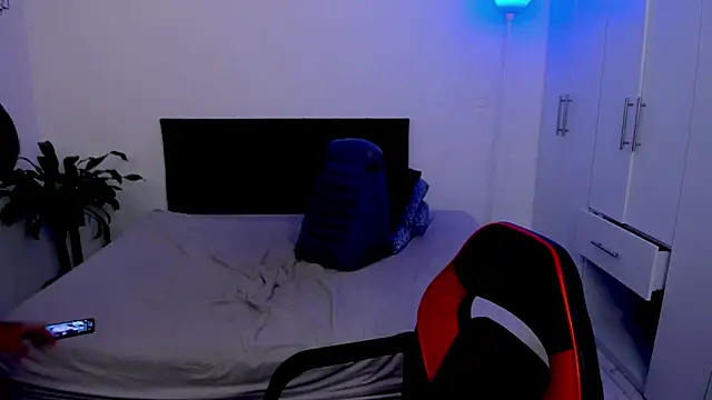 Snapshot of Eiden_allenx chatting on 4, 2, 2025 Eiden allenx online show from 4, 2, 2025