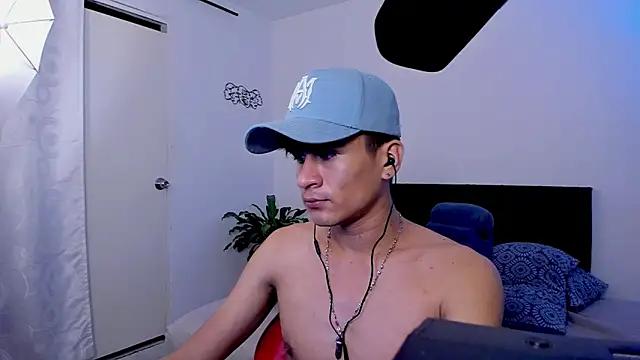 Snapshot of Eiden_allenx chatting on 7, 2, 2025 Eiden allenx online show from 7, 2, 2025