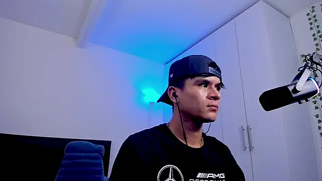 Snapshot of Eiden_allenx chatting on 9, 2, 2025 Eiden allenx online show from 9, 2, 2025