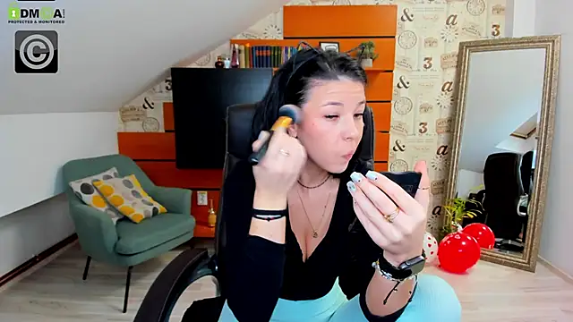 EmillyTaylor online show from 18, 2, 2025