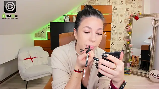 EmillyTaylor online show from 4, 2, 2026