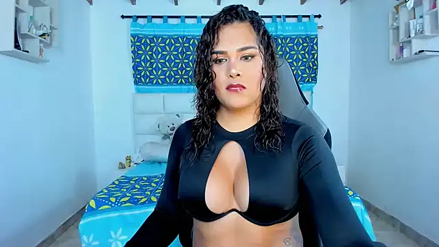 Snapshot of shadia-orozco chatting on 4, 2, 2025 shadia-orozco online show from 4, 2, 2025